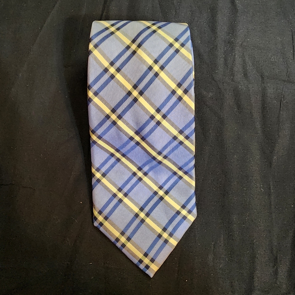 Vintage Chaps Tie, 100% silk.  Blue and yellow, 60x3.5 in